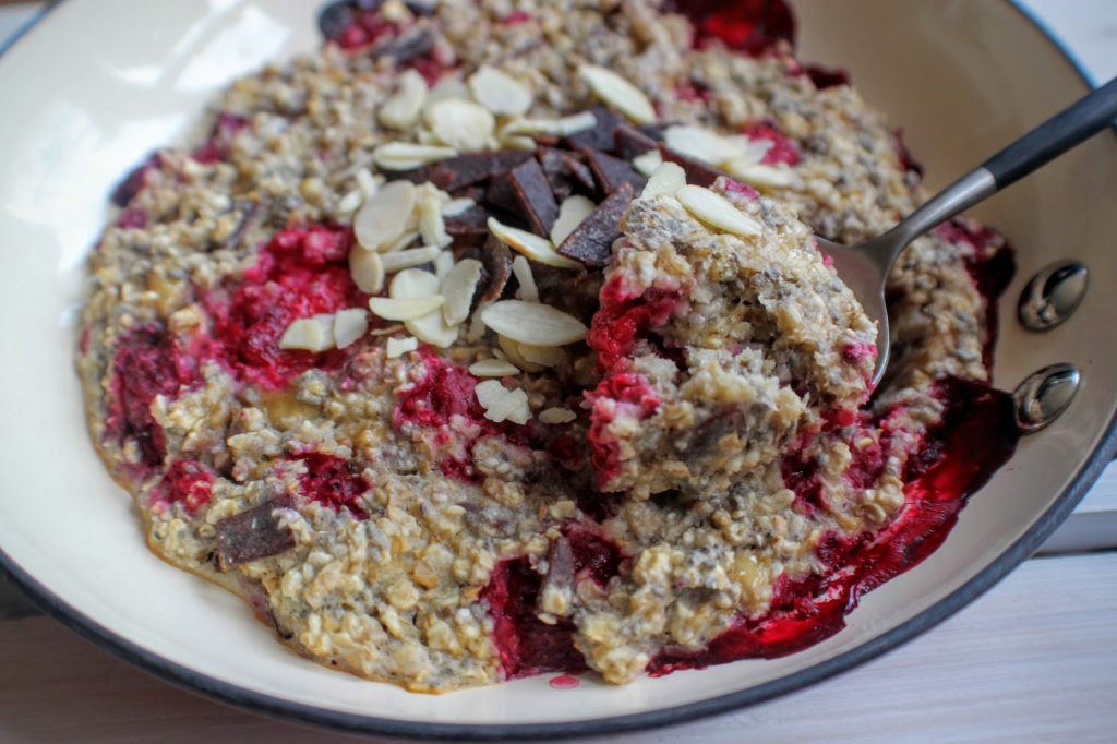 Raspberry Baked Oats – Indulging Innocently Recipes by @SpamellaB